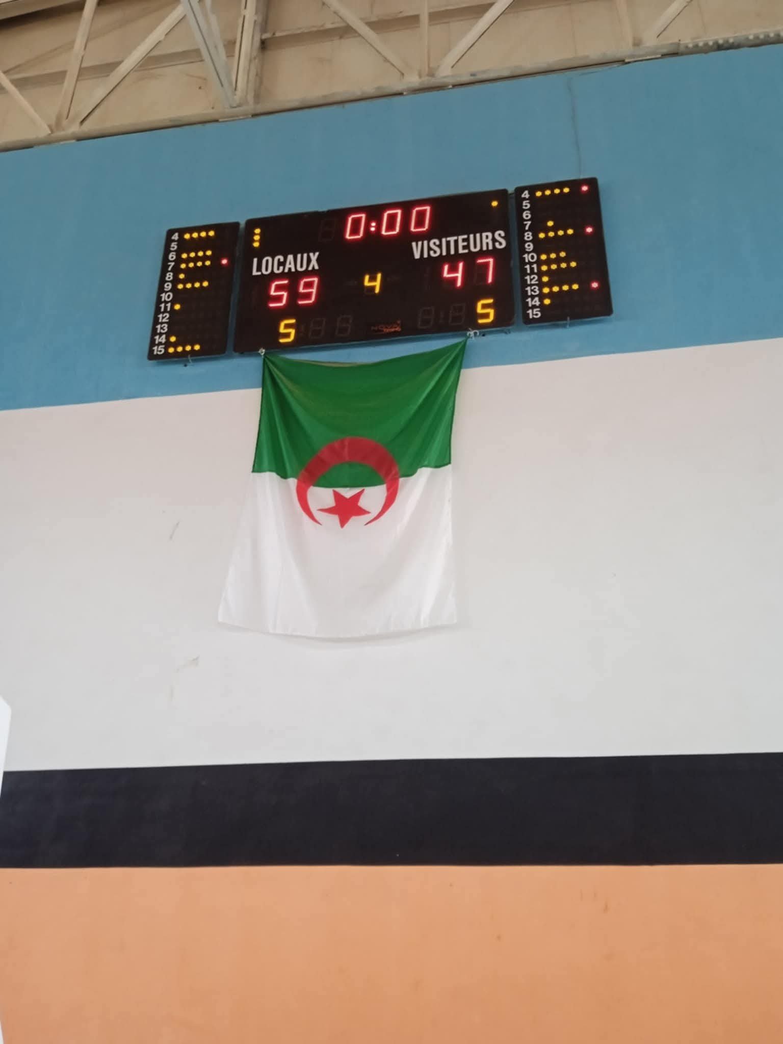 القاعة الرياضات المتخصصة  قوراية ( جلول بوعمامة )