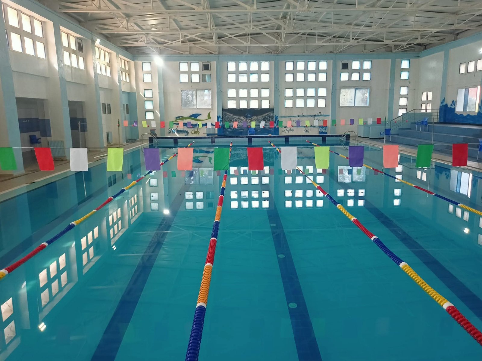 مسبح النصف أولمبي -الإخوة مقراني القليعة